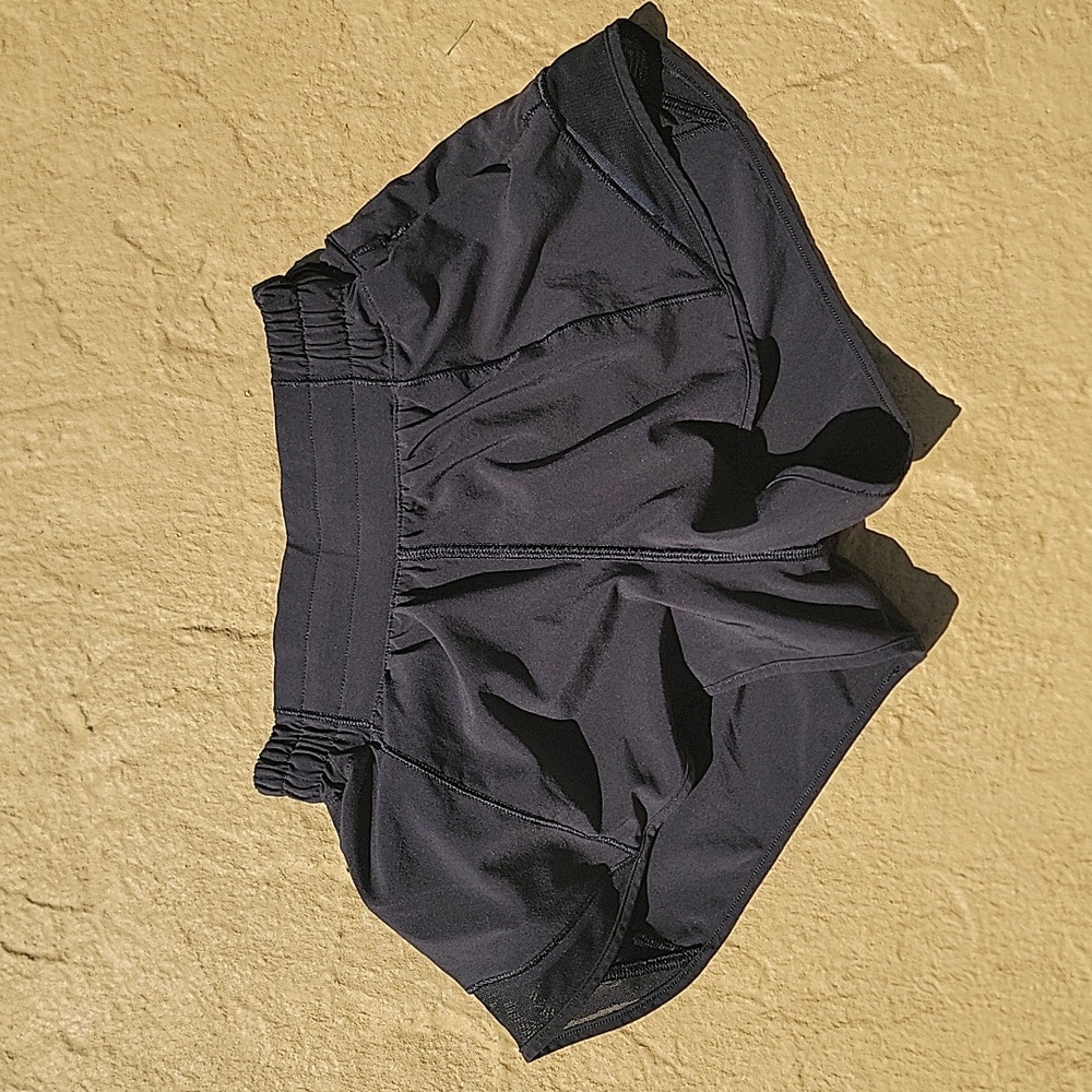 Lululemon Hotty Hot Short II *2.5" Size 0